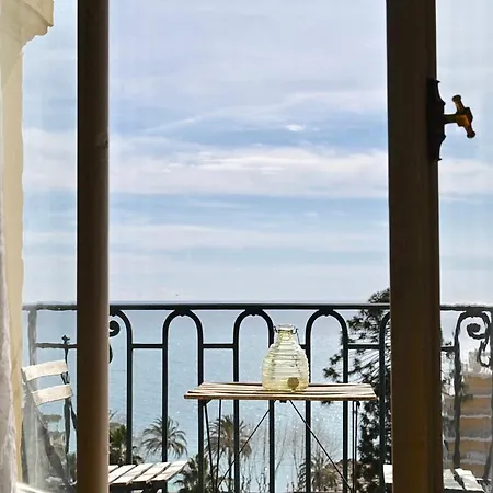 アパート Bord De マントン